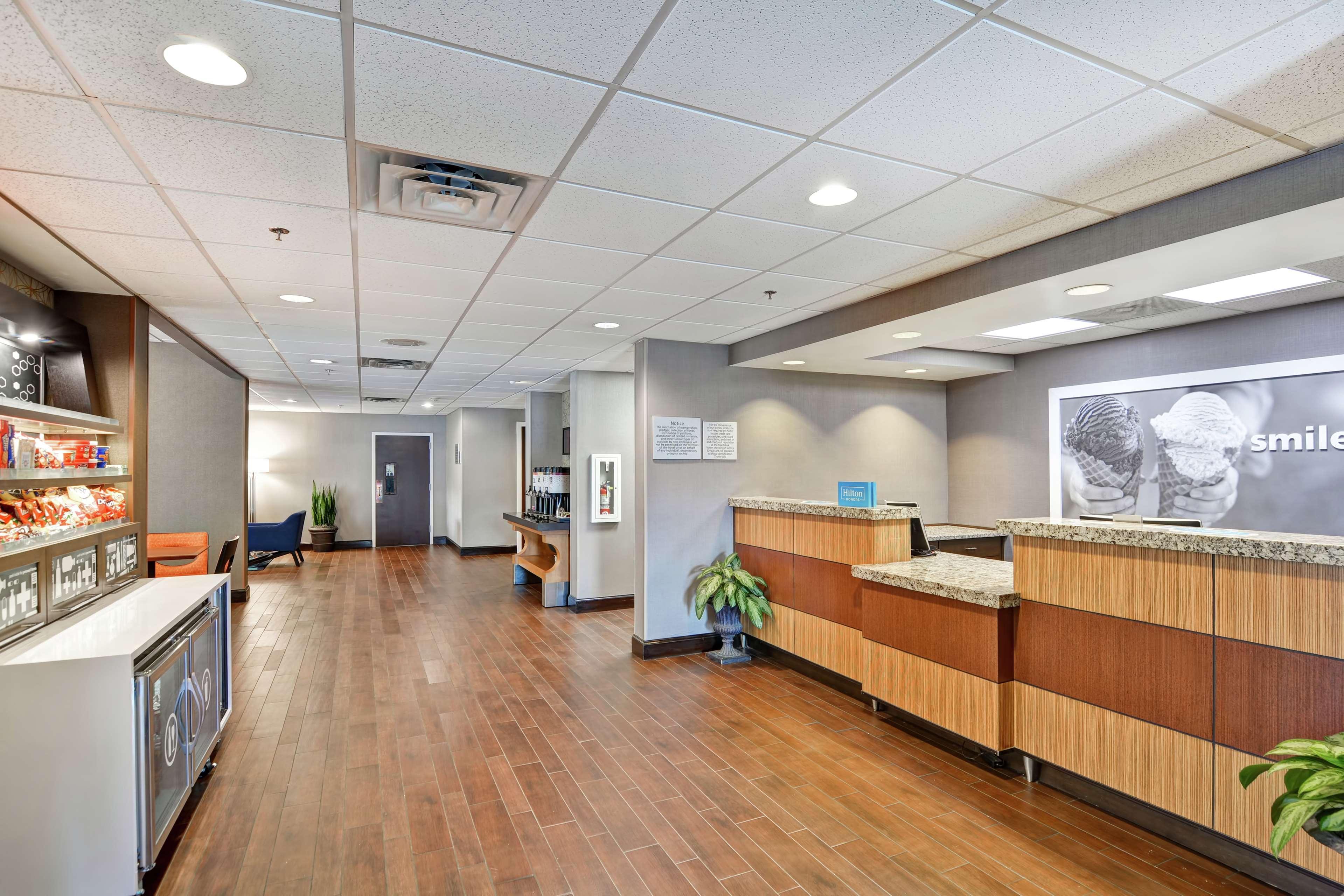 Hampton Inn Charlotte-Gastonia Bagian luar foto