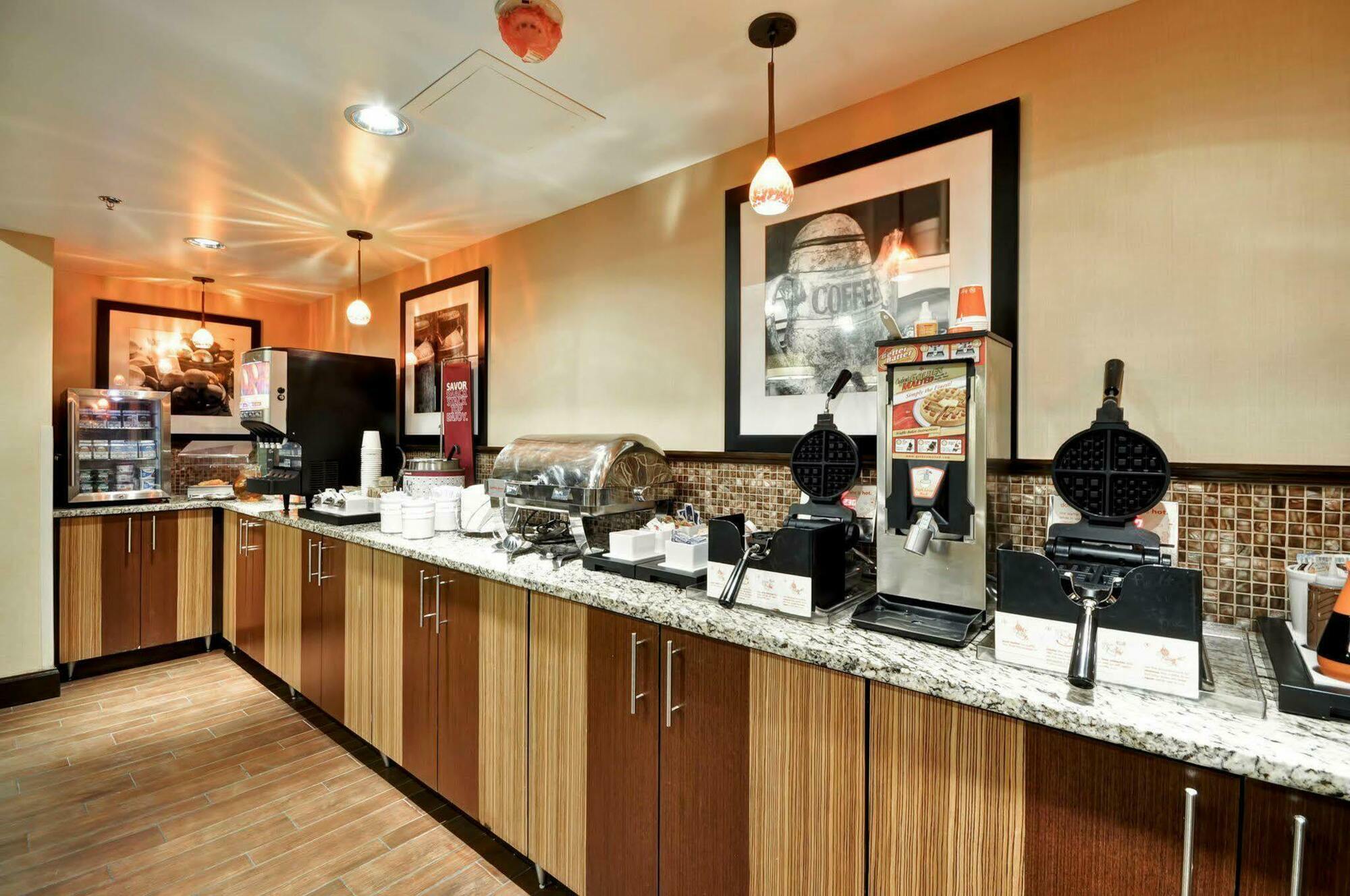 Hampton Inn Charlotte-Gastonia Bagian luar foto